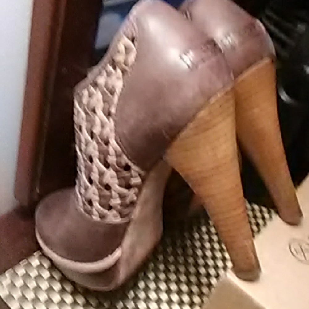 Woman's Boots